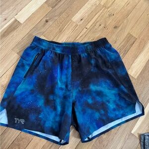 TYR Galaxy Shorts size large